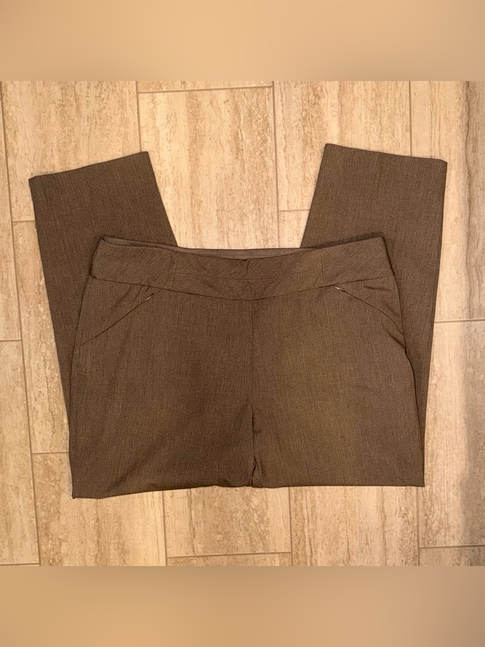Investments Women Plus Dress Pants
Brown W/ Pockets Size 18WS